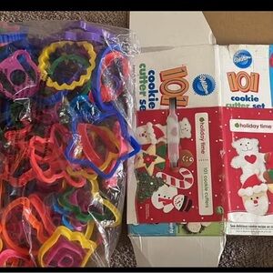 Wilton 101 Cookie Cutter Set - Multicolor Fun